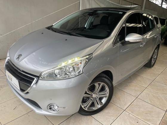 PEUGEOT 208 1.6 GRIFFE 16V FLEX 4P MANUAL PEUGEOT 208 1.6 GRIFFE 16V FLEX 4P MANUAL